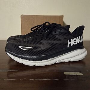 Hoka One One Clifton 9 Running Shoes Black/White Womens Sz 7 Wide  Pre Owned